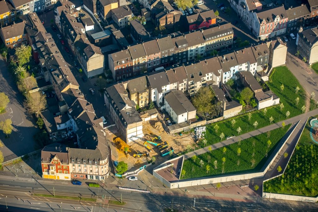 Abrißfläche am Wohngebiet Grüngürtel Bruckhausen Dieselstraße - Eilperhofstraße im Ortsteil Meiderich-Beeck in Duisburg im Bundesland Nordrhein-Westfalen